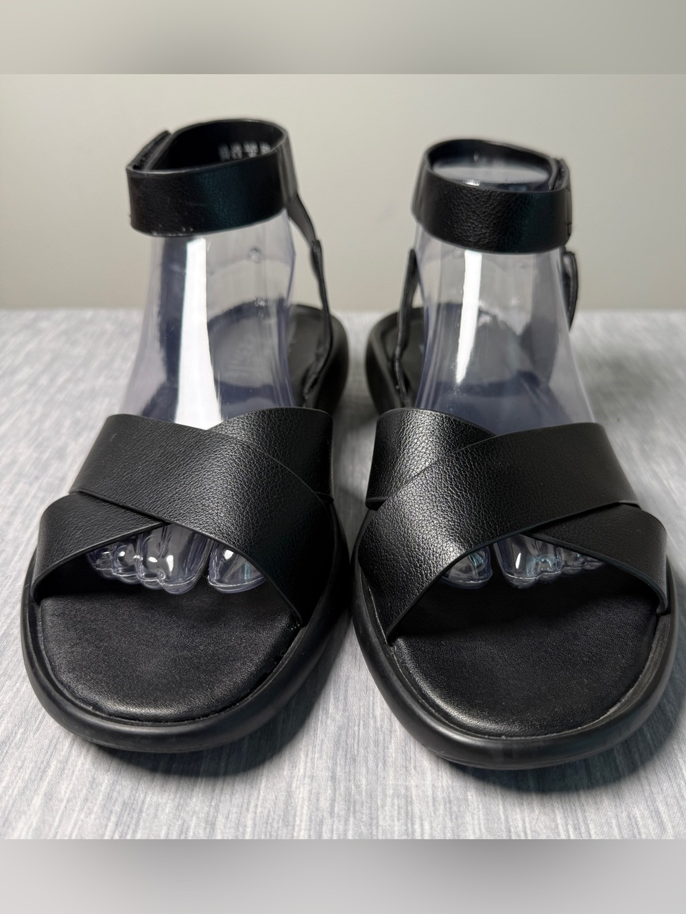 Naturalizer Genn-Climb Black Crossband Open Toe Ankle Strap Sandals Size 9 - Picture 1 of 12